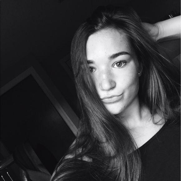 Sibelle Balik - Poshmark Profile Picture of Sibelle Balik (@belleaddison) on Poshmark