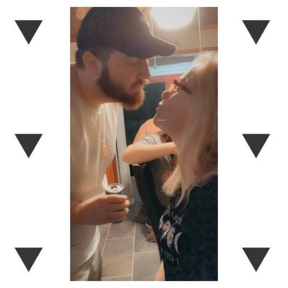 Profile Picture of Bobbie Carter (@ohnoitsbsue) on Poshmark