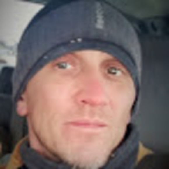 Profile Picture of Victor Fowler (@vicfowler475) on Poshmark