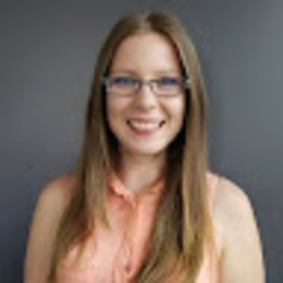 Profile Picture of Stefani Paunoska (@stefanipaunoska) on Poshmark