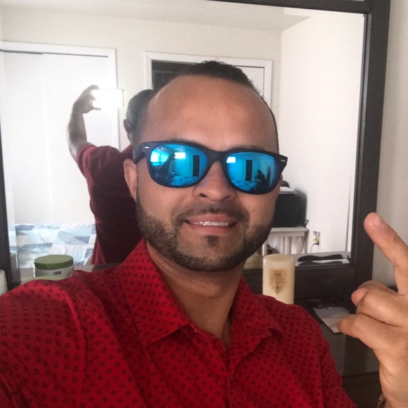 Profile Picture of Anderson Lima (@andersonlima) on Poshmark