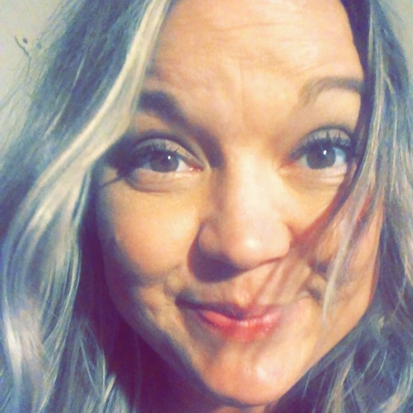 Profile Picture of Jennifer Mangum (@jmangum22) on Poshmark