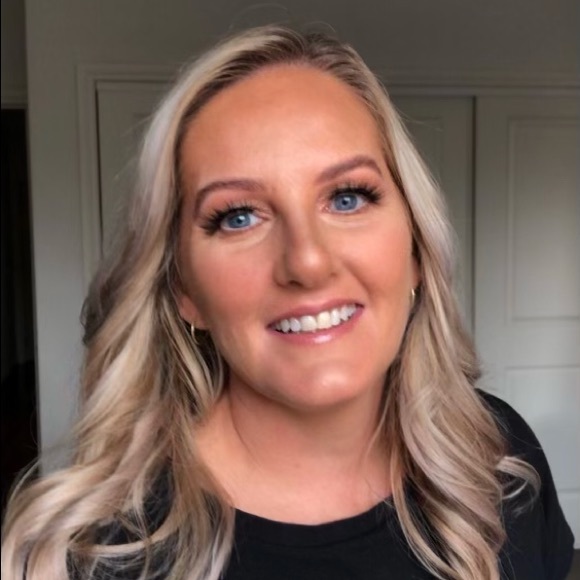 Profile Picture of Ainsley Wassell (@ainsleywassell) on Poshmark