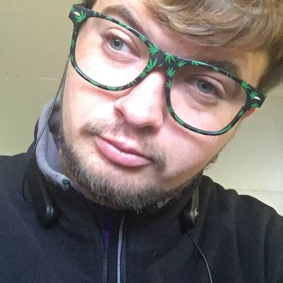 Profile Picture of Edward Wagner (@edwardwagner18) on Poshmark