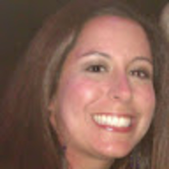 Profile Picture of Maria Gironda (@mgironda0929) on Poshmark