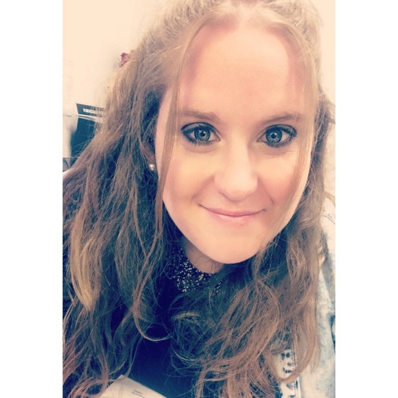 Profile Picture of Emily Hagdorn (@ehagdorn) on Poshmark