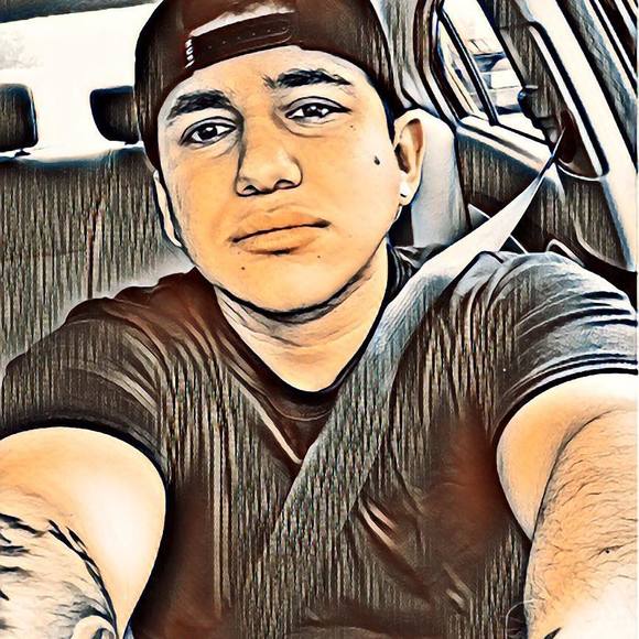 Profile Picture of Saul Diaz (@sauldiaz865) on Poshmark