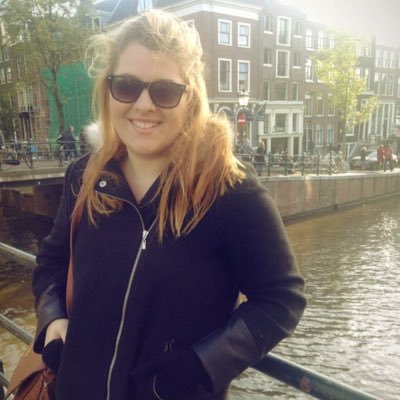 Profile Picture of Laura Evelyn (@LHeartsSwift) on Twitter