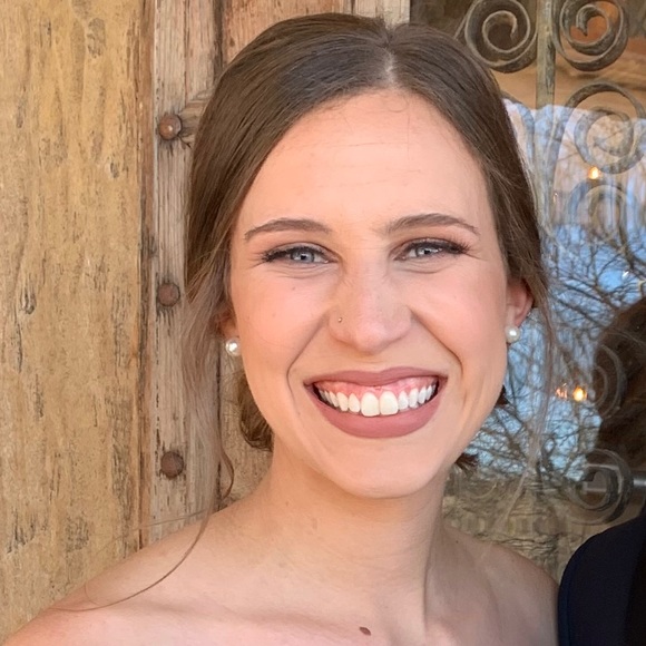 Profile Picture of Helen Weitman (@hweitman) on Poshmark