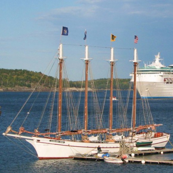 Profile Picture of Moon Ray (@athiker) on Poshmark