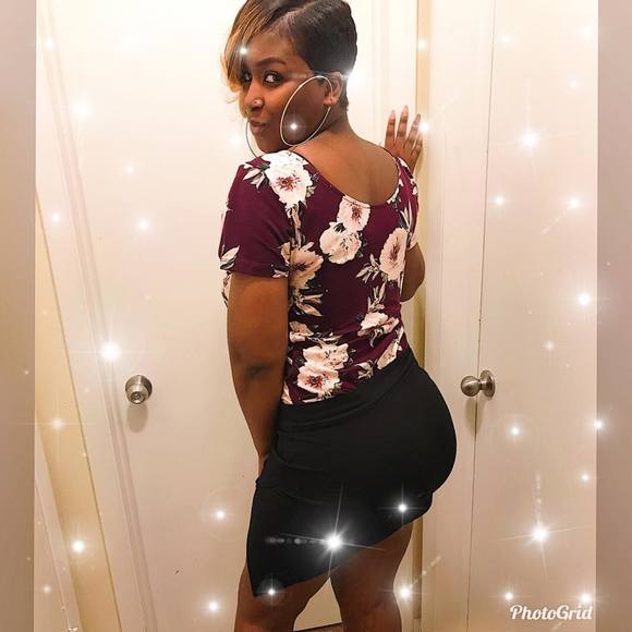 Profile Picture of Jasmine Mcclendon (@miy_2) on Poshmark