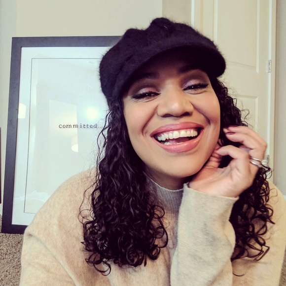 Profile Picture of Etlir Gadison (@etlirdiva3) on Poshmark