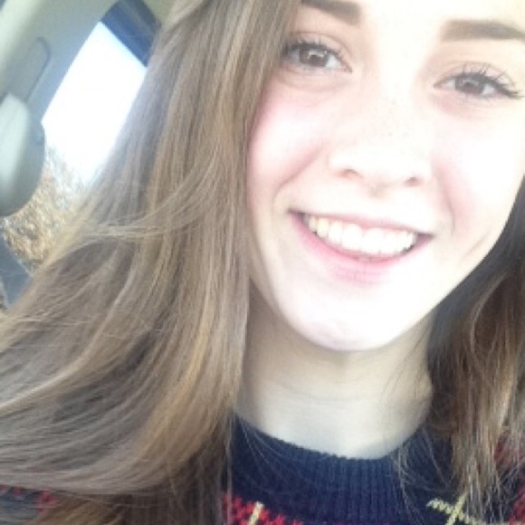 Profile Picture of Amanda Paschal (@amanda_paschal) on Poshmark