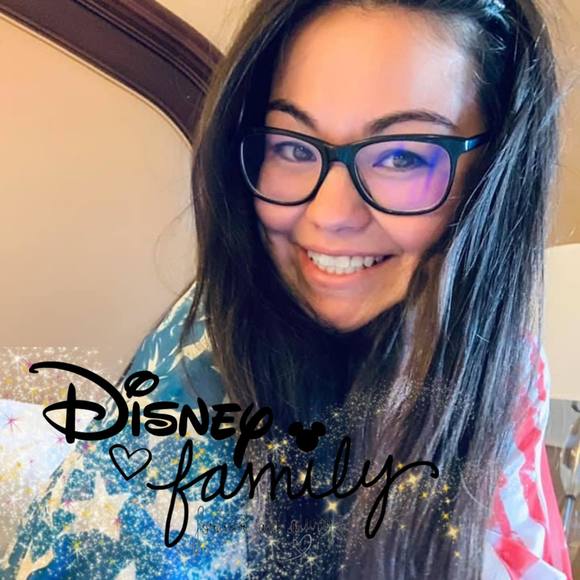 Profile Picture of Jennifer Garretto (@jennylove85) on Poshmark