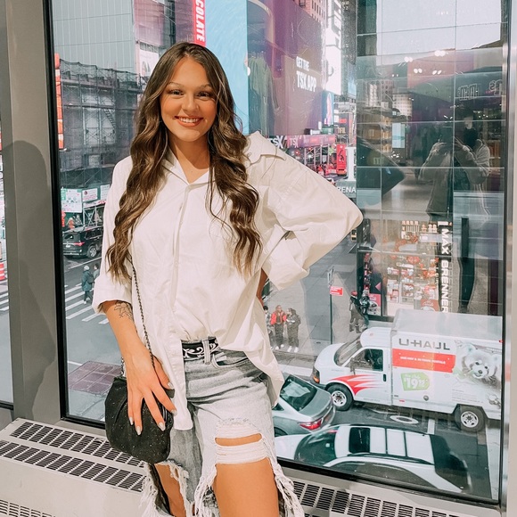 Profile Picture of Alexia Scheetz (@alexiaschee) on Poshmark