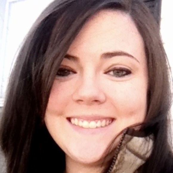 Profile Picture of Samantha Guido (@sguido93) on Poshmark