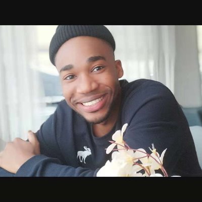 Profile Picture of Robert Micky (@robertmicky1) on Twitter
