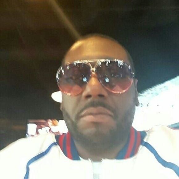 Profile Picture of Caleeb Barber (@caleebbarber) on Poshmark
