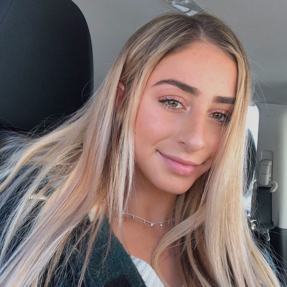 Profile Picture of Brittany Mollicone (@britmoll) on Poshmark