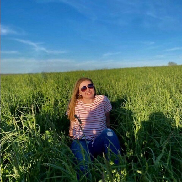 Profile Picture of Emily Mchugo (@emchugo12) on Poshmark