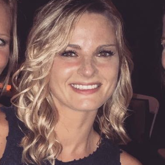 Profile Picture of Natalie Bastian (@nbastian91) on Poshmark