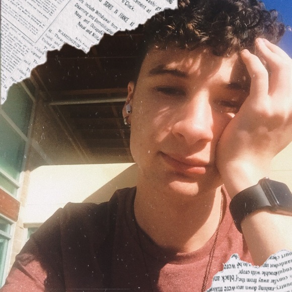 Profile Picture of Josh Wiltz (@josh_wiltz) on Poshmark