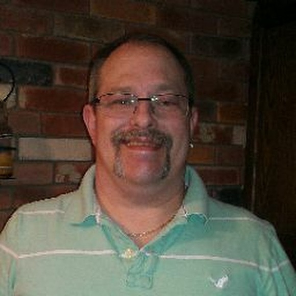 Profile Picture of Robert De forge (@rdeforge62) on Poshmark