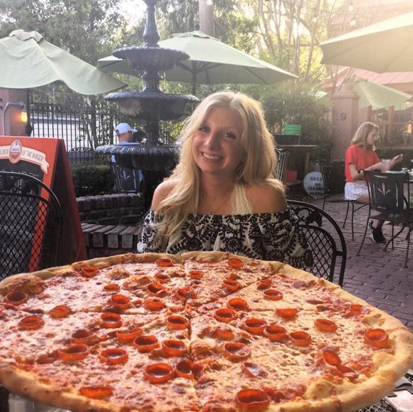 Profile Picture of Alexa Cataland (@acat8) on Poshmark