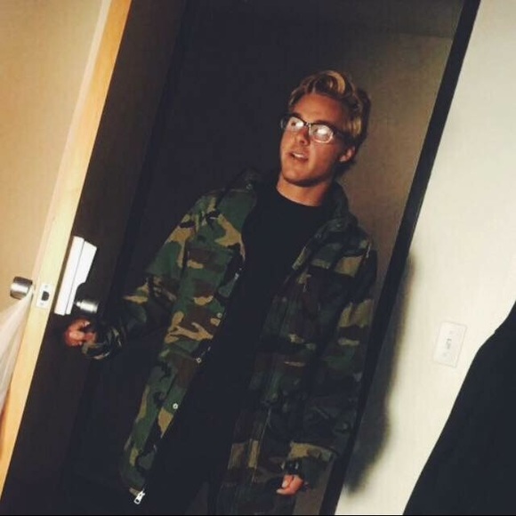 Profile Picture of Beamer Wilcken (@beamerwilcken9) on Poshmark