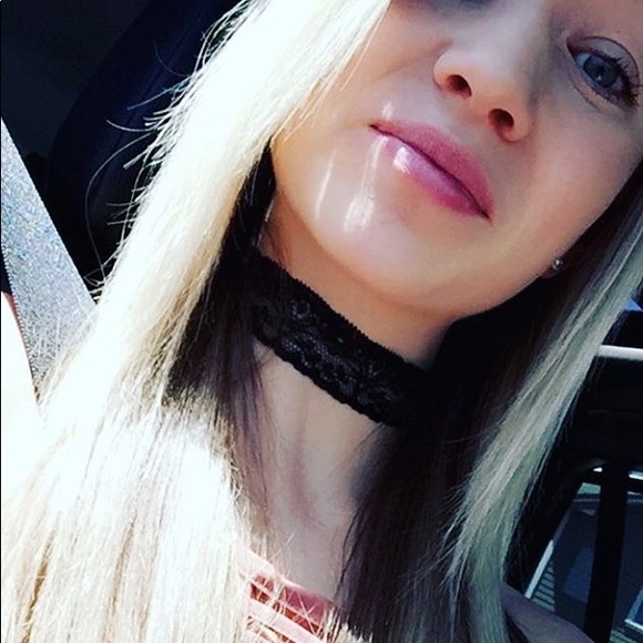Profile Picture of Amanda Stuber (@amandastuber22) on Poshmark