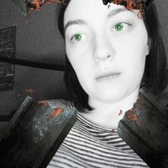 Profile Picture of Jessica Edmonds (@BookyWorm1229) on Twitter