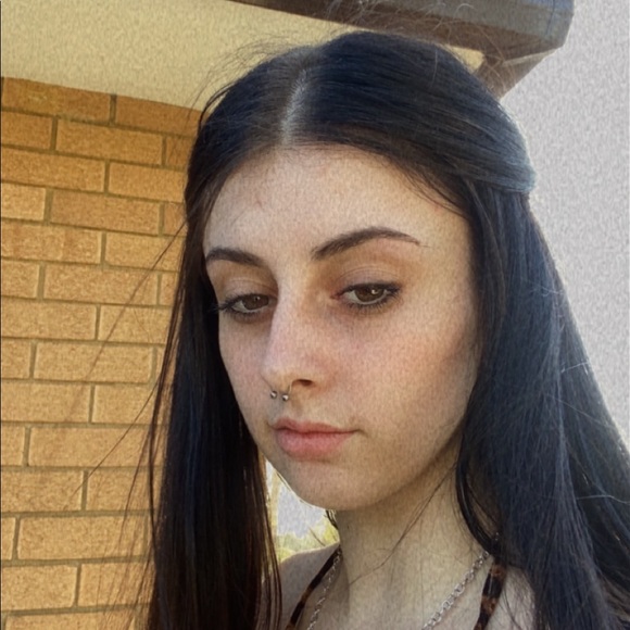 Sara Mudryk - Poshmark Profile Picture of Sara Mudryk (@saramudryk4) on Poshmark