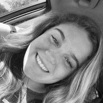 Profile Picture of Olivia Powers (@powersolivia2) on Twitter