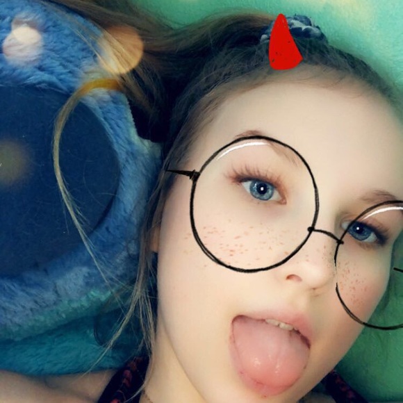 Profile Picture of Sabrina Luebbering (@sabrinalue) on Poshmark