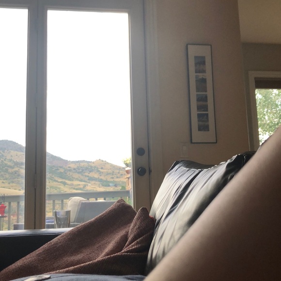 Profile Picture of Katie Bakes (@kbakes516) on Poshmark