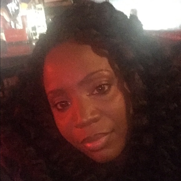 Profile Picture of Lawanda Brown (@mrsbiam) on Poshmark