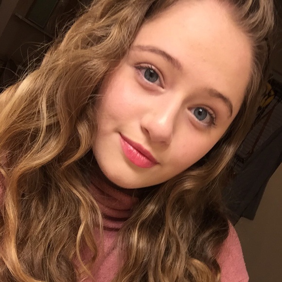 Profile Picture of Mackenzie Leach (@mackenzieleach) on Poshmark