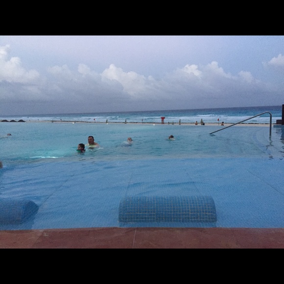 Profile Picture of Mary Schriefer (@maryschriefer) on Poshmark