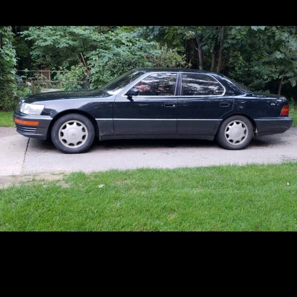 Profile Picture of Hunter Walters (@huntwaltz) on Poshmark