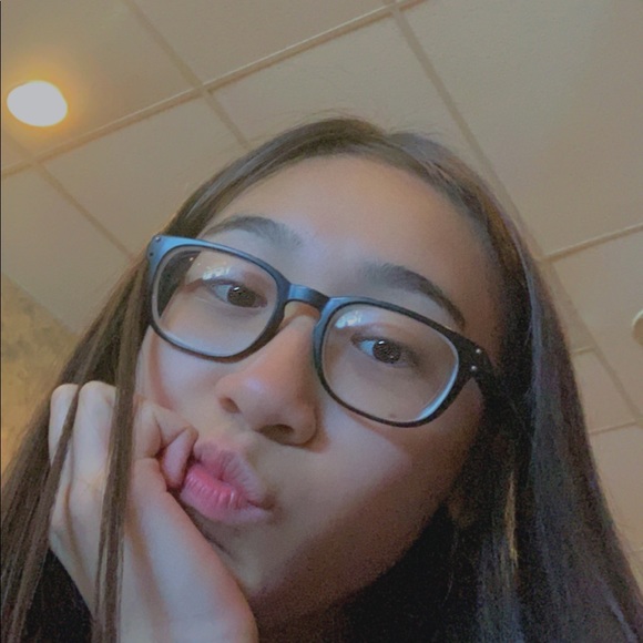 Profile Picture of Kristina Trinh (@kristinatrin180) on Poshmark