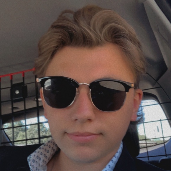 Profile Picture of Alec Zimmerman (@zimmerman837) on Poshmark