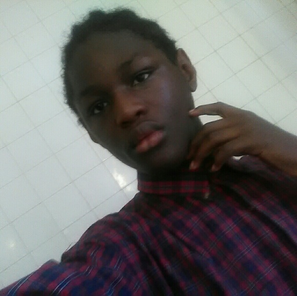 Profile Picture of Alex Archuleta (@moanalex) on Poshmark