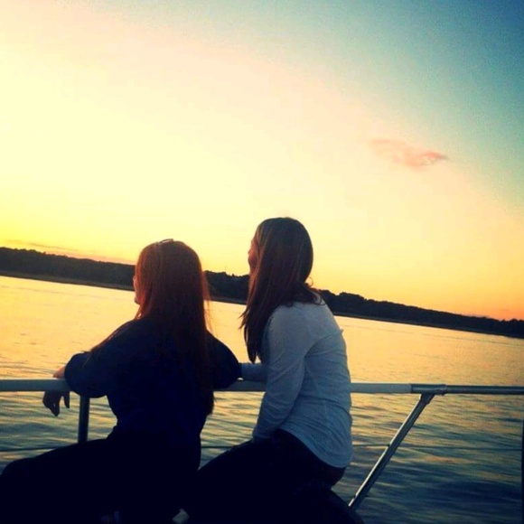 Profile Picture of Kelly Krezinski (@kkrezinski1) on Poshmark