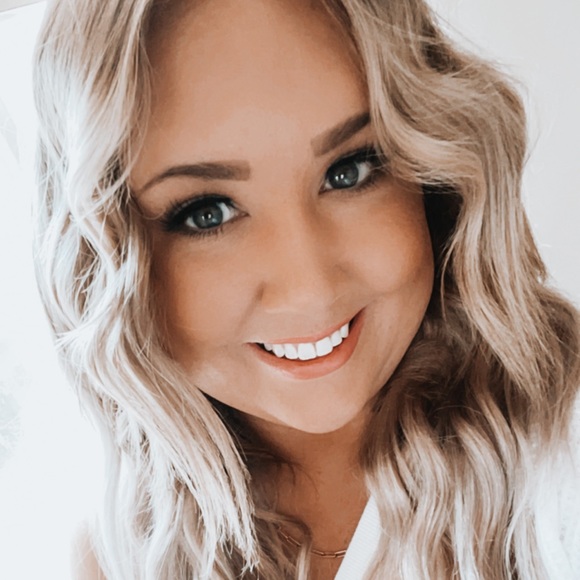 Profile Picture of Megan Herkelrath (@mherkelrath) on Poshmark