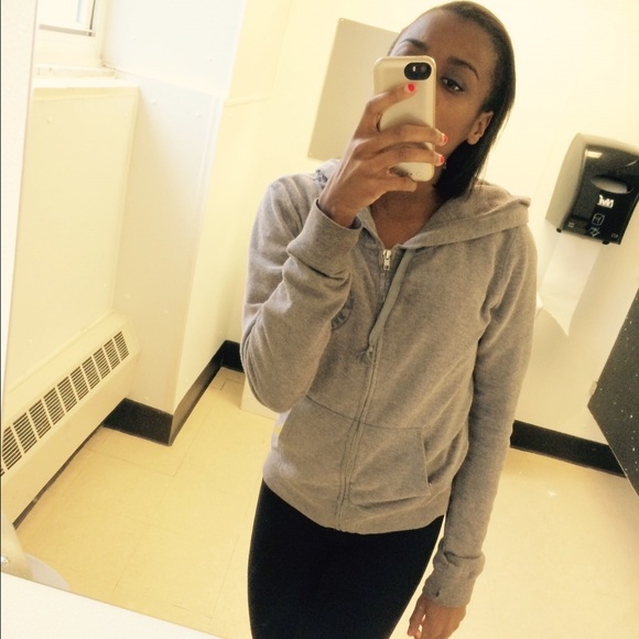 Profile Picture of Ciahna Gordon (@ciahna) on Poshmark