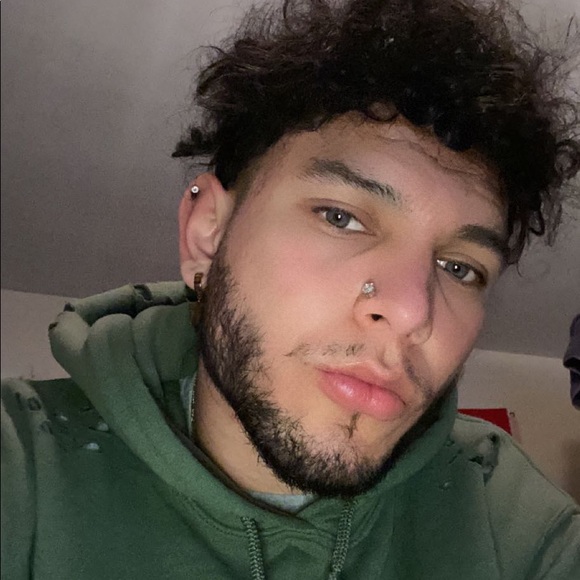 Isaiah Chavez - Poshmark Profile Picture of Isaiah Chavez (@thekingyaya) on Poshmark