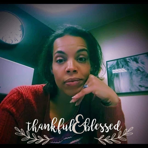 Profile Picture of Jamia Myrtle (@miaturtle) on Poshmark