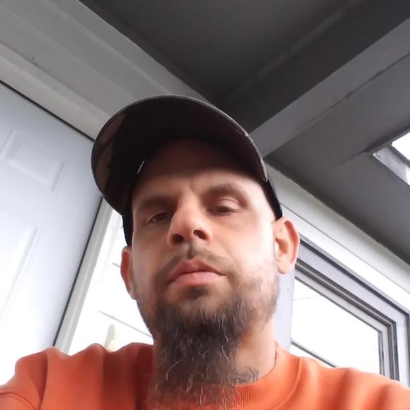 Profile Picture of Brad Gibson (@bradgibson) on Poshmark