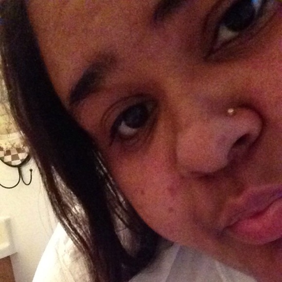 Profile Picture of Lashayne Gray (@shayne12) on Poshmark