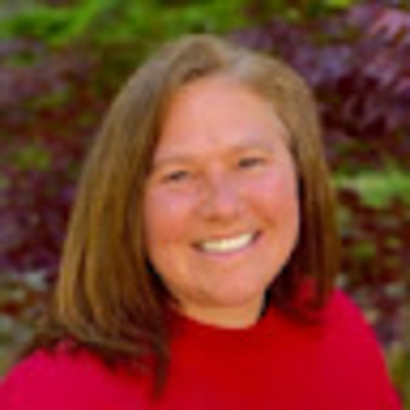 Profile Picture of Andrea Engler (@mdcheckingin) on Poshmark